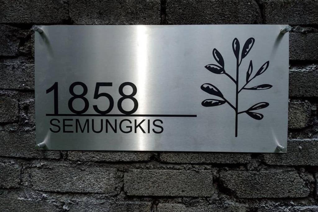 1858 Semungkis Hulu Langat Exterior photo